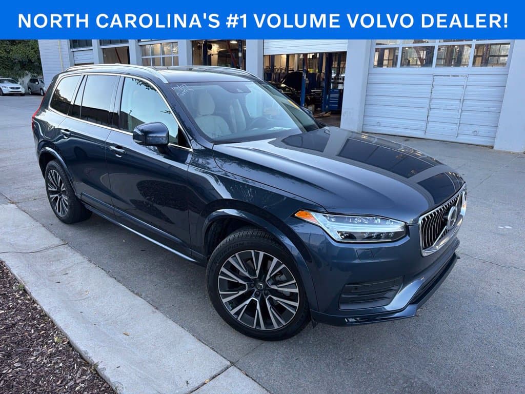 2022 Volvo XC90 Base — photo 1 of 11