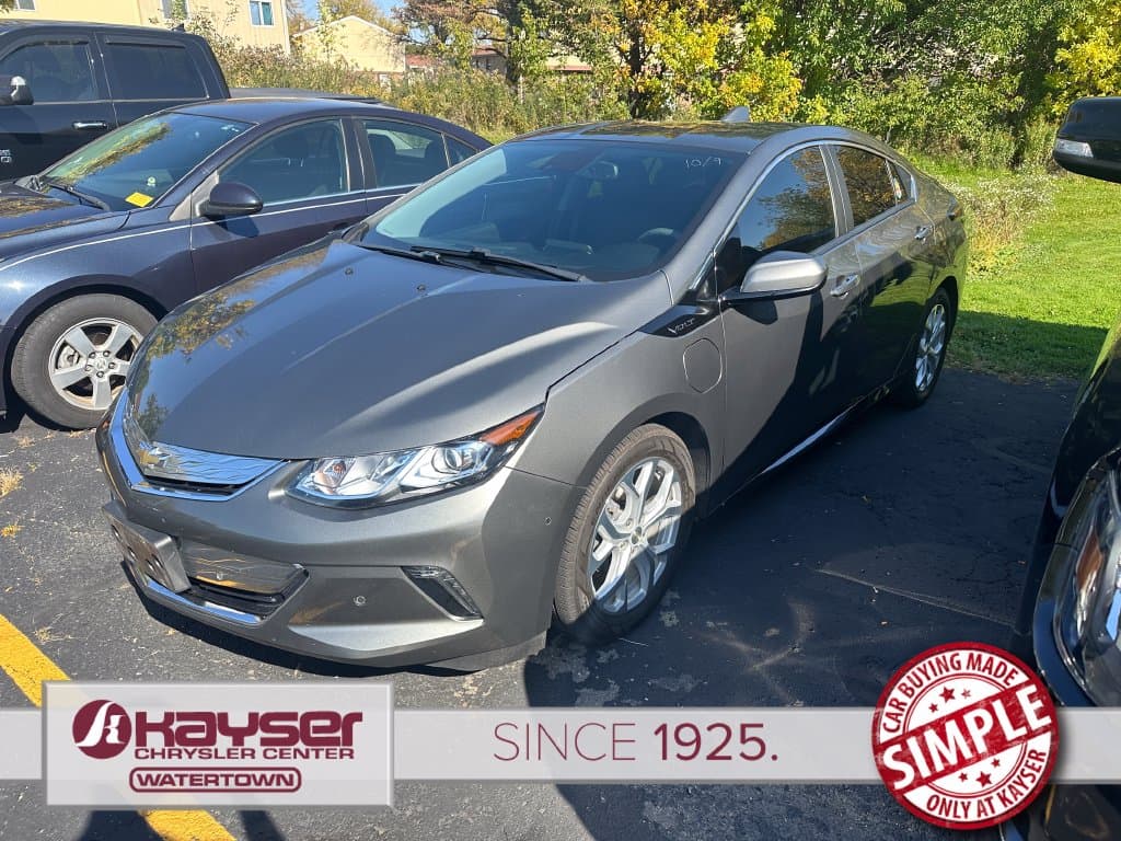2017 Chevrolet Volt Premier — photo 1 of 8