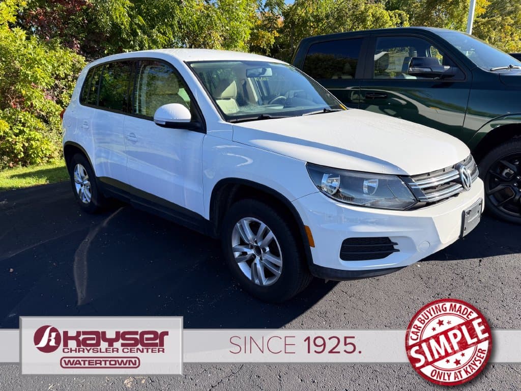 2012 Volkswagen Tiguan SE — photo 1 of 6
