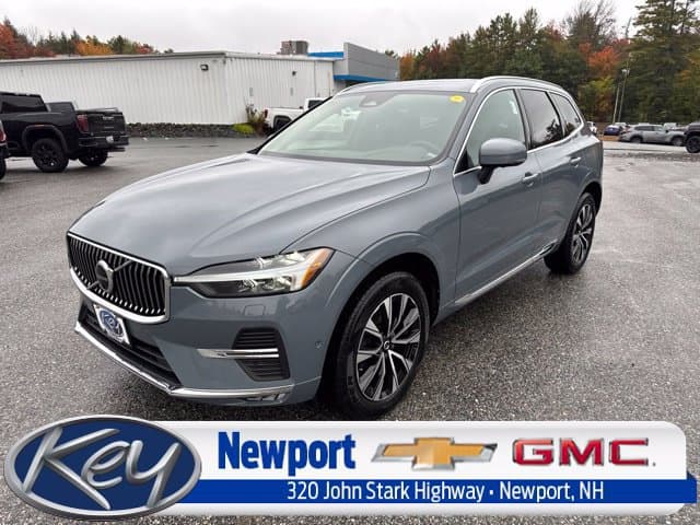 2023 Volvo XC60 Base — photo 1 of 42