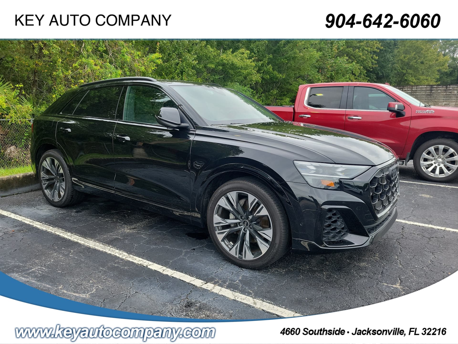 2025 Audi Q8 Base — photo 1 of 4