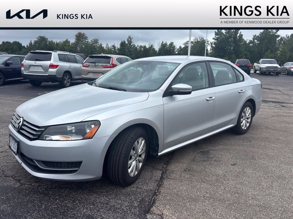 2015 Volkswagen Passat Base — photo 1 of 9