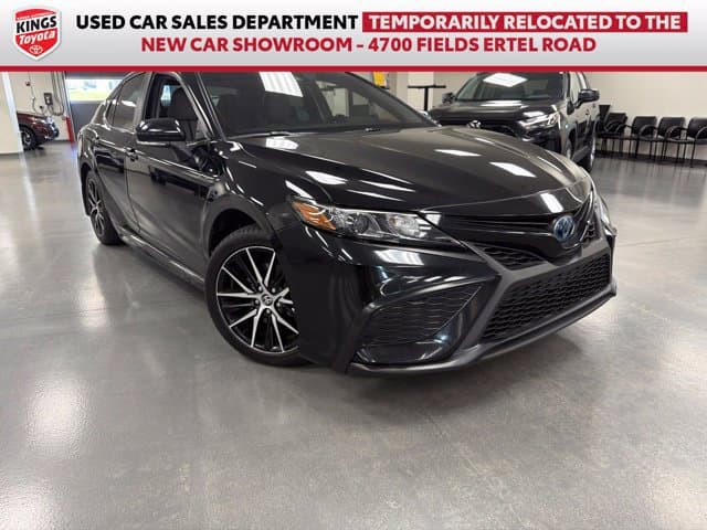 2024 Toyota Camry Base — photo 1 of 29
