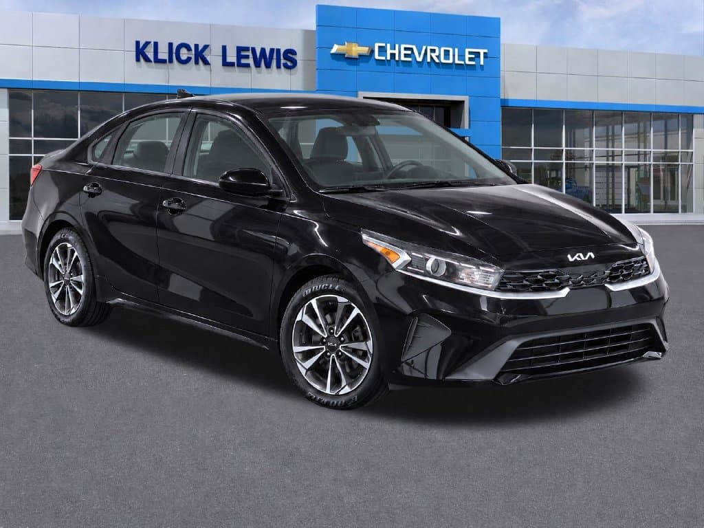 2023 Kia Forte LXS — photo 1 of 12