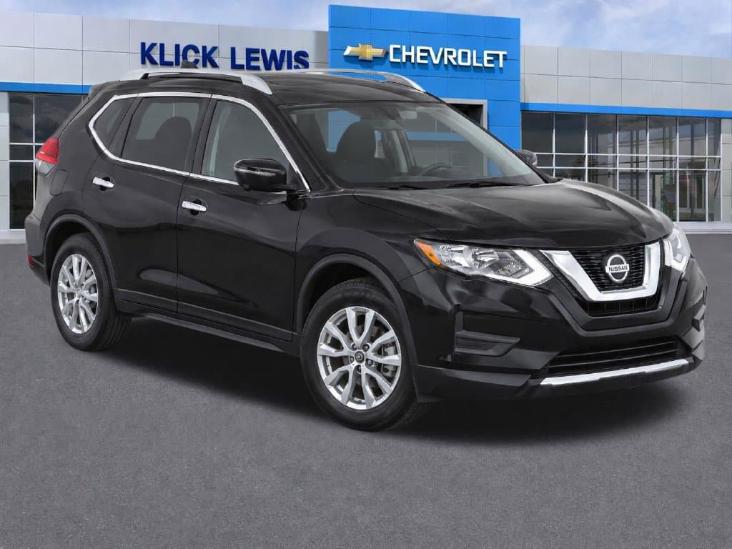 2018 Nissan Rogue SV — photo 1 of 12