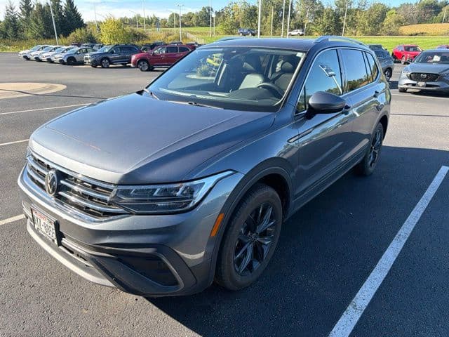 2024 Volkswagen Tiguan SE — photo 1 of 7