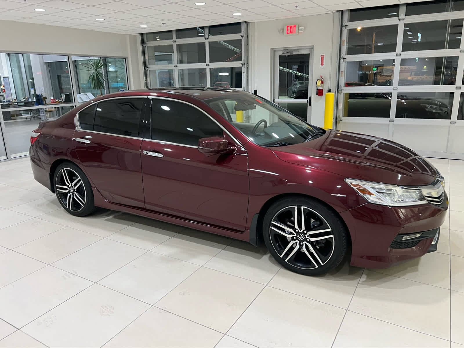2017 Honda Accord Sedan Touring — photo 1 of 20