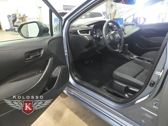 2025 Toyota Corolla LE — photo 1 of 14