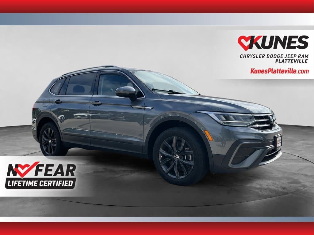 2024 Volkswagen Tiguan Base — photo 1 of 47