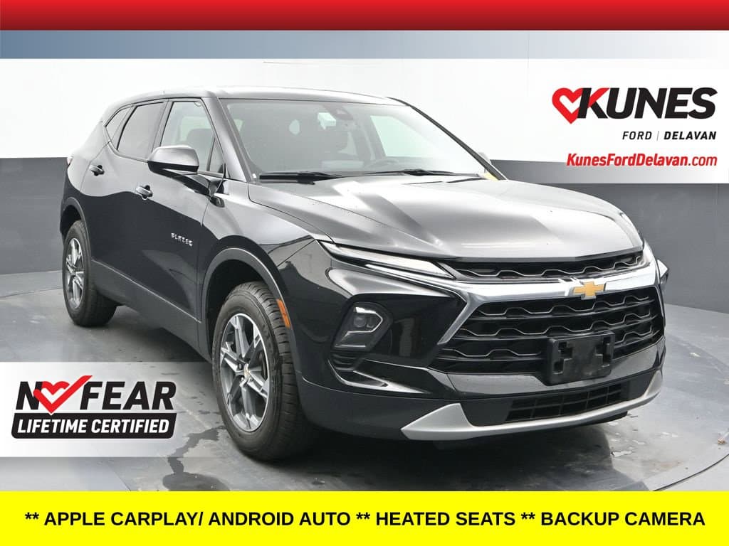 2025 Chevrolet Blazer LT — photo 1 of 32