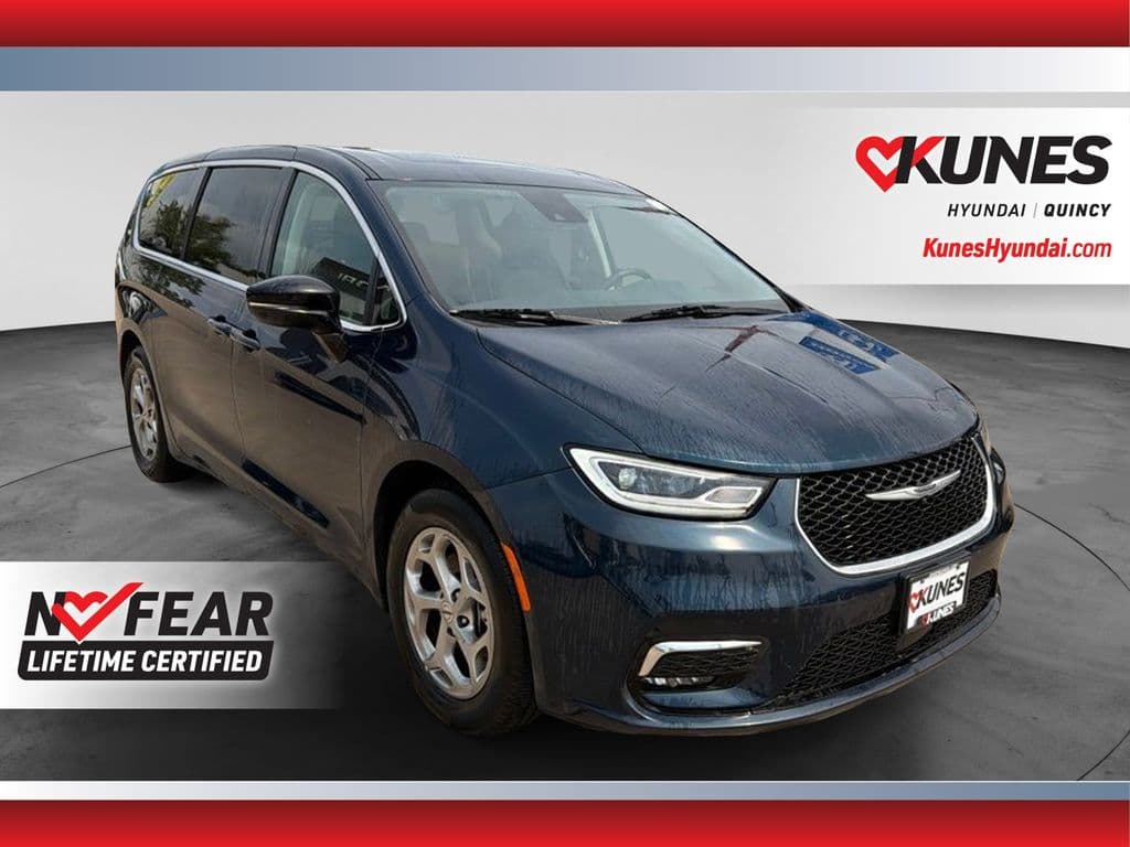2024 Chrysler Pacifica Limited — photo 1 of 34