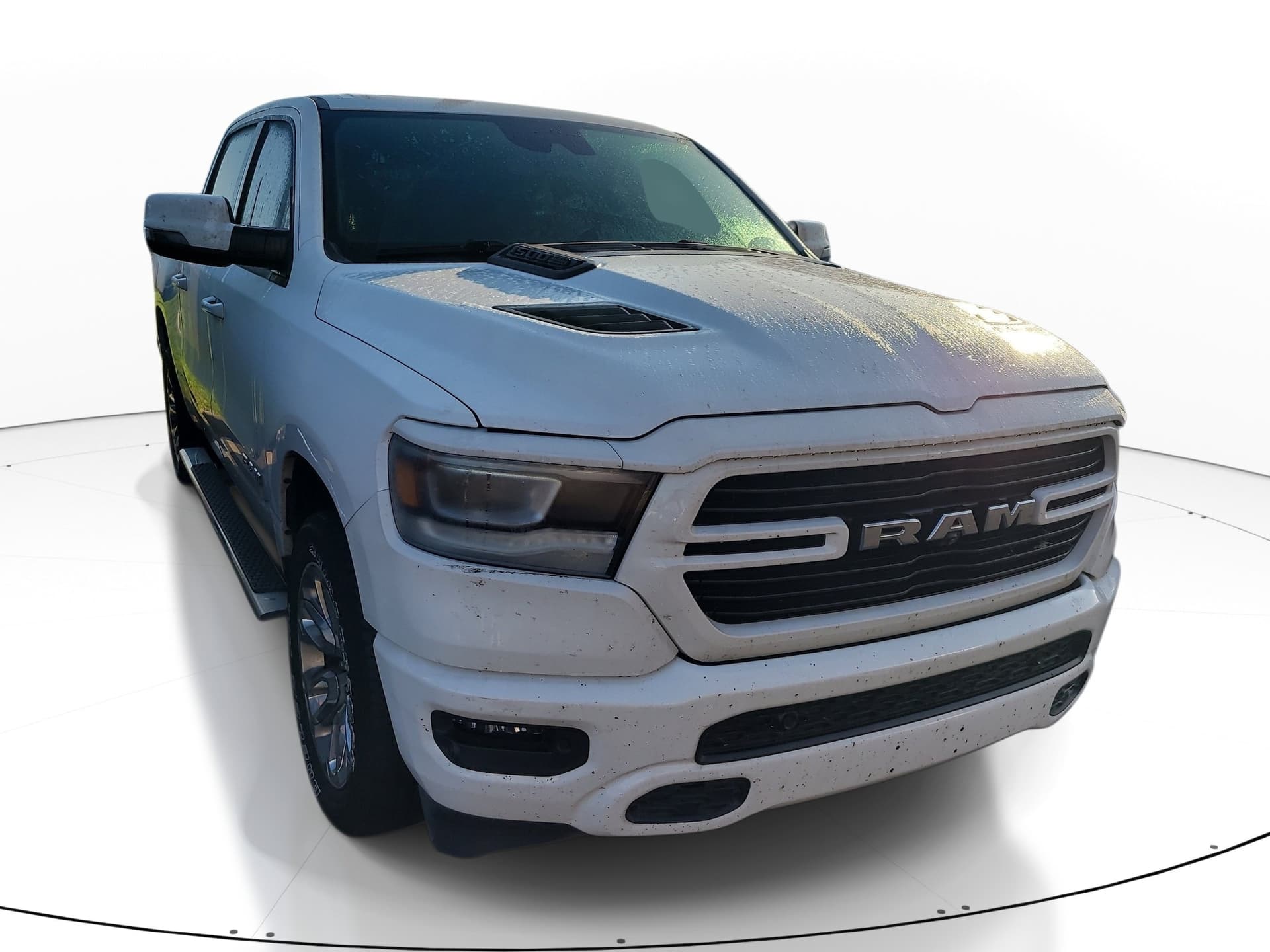 2024 RAM 1500 Laramie — photo 1 of 10