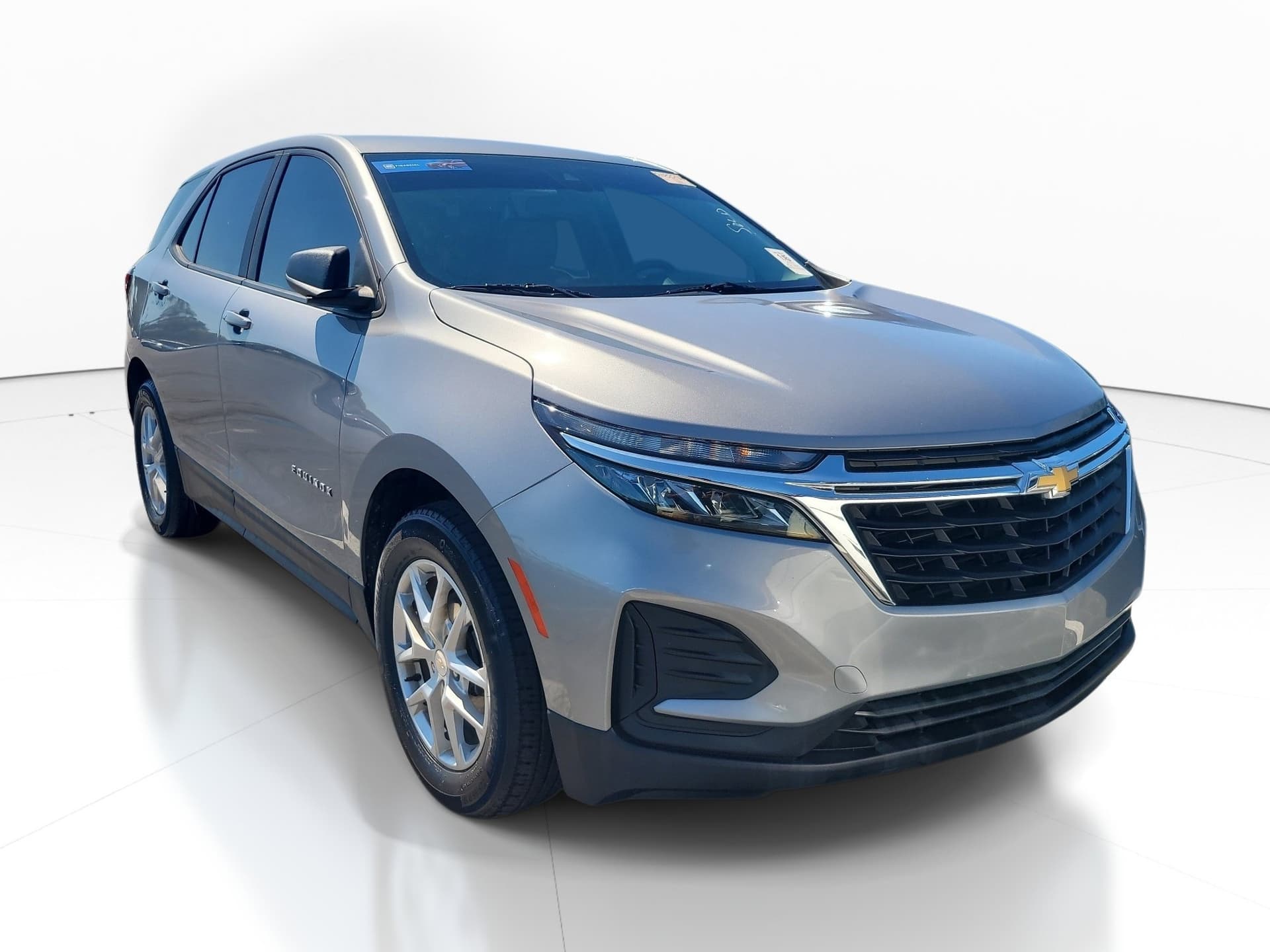 2023 Chevrolet Equinox Base — photo 1 of 10