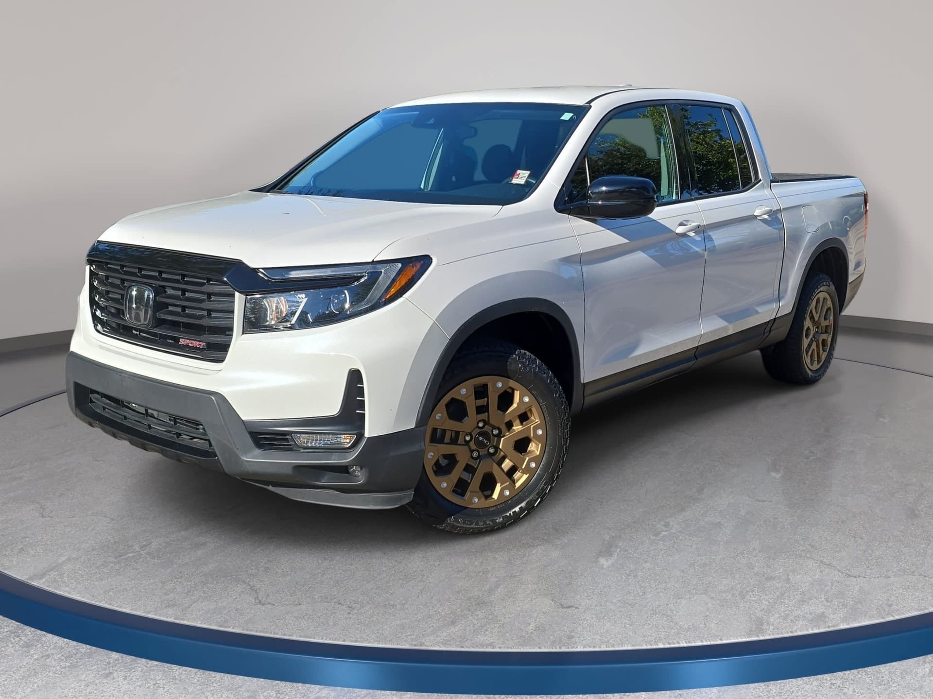 2023 Honda Ridgeline Sport — photo 1 of 34