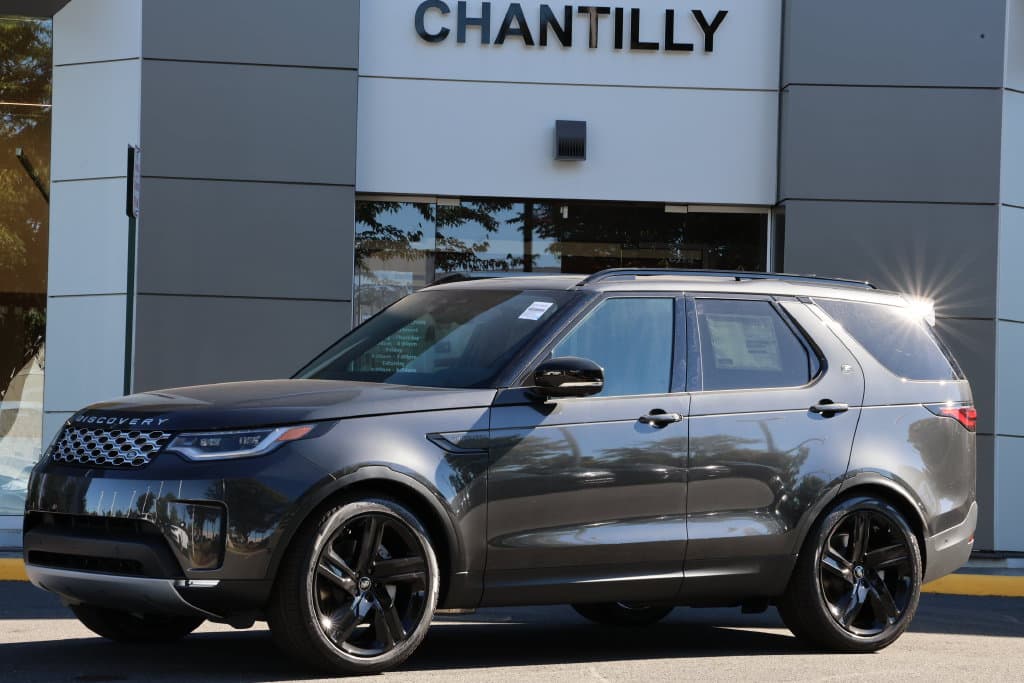 2026 Land Rover Discovery S — photo 1 of 28