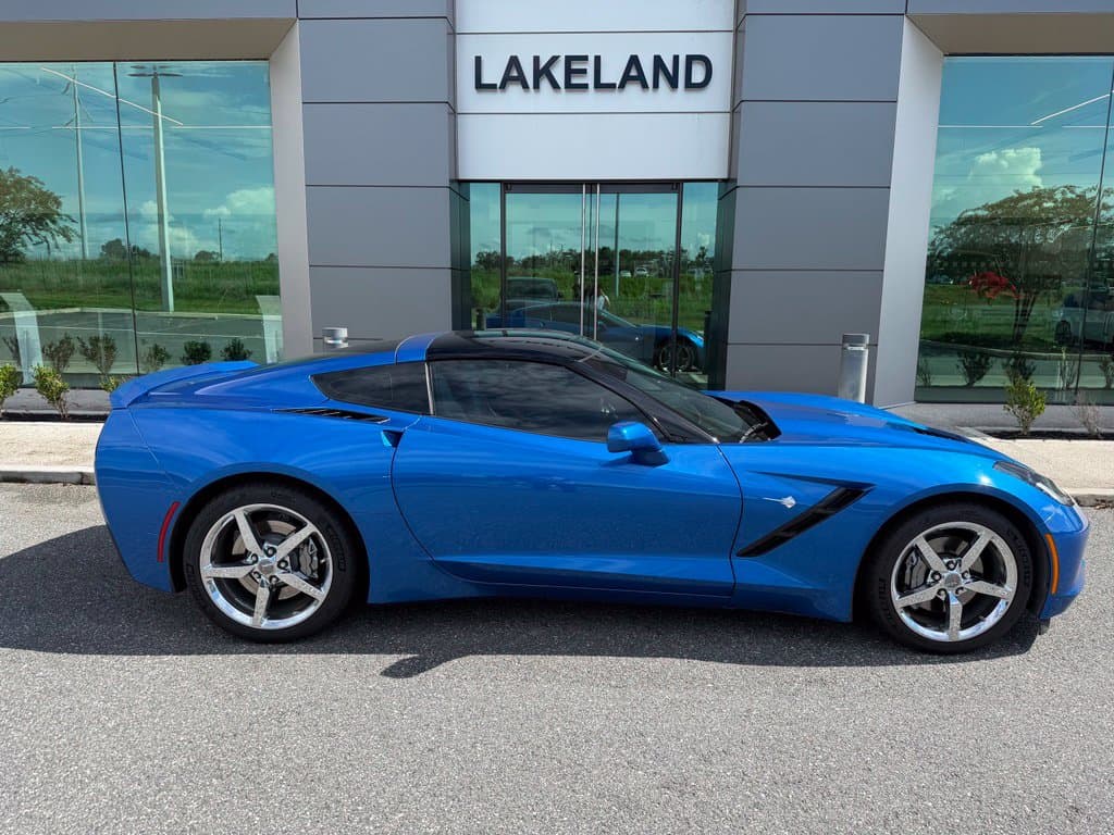 2014 Chevrolet Corvette Stingray Base — photo 1 of 8
