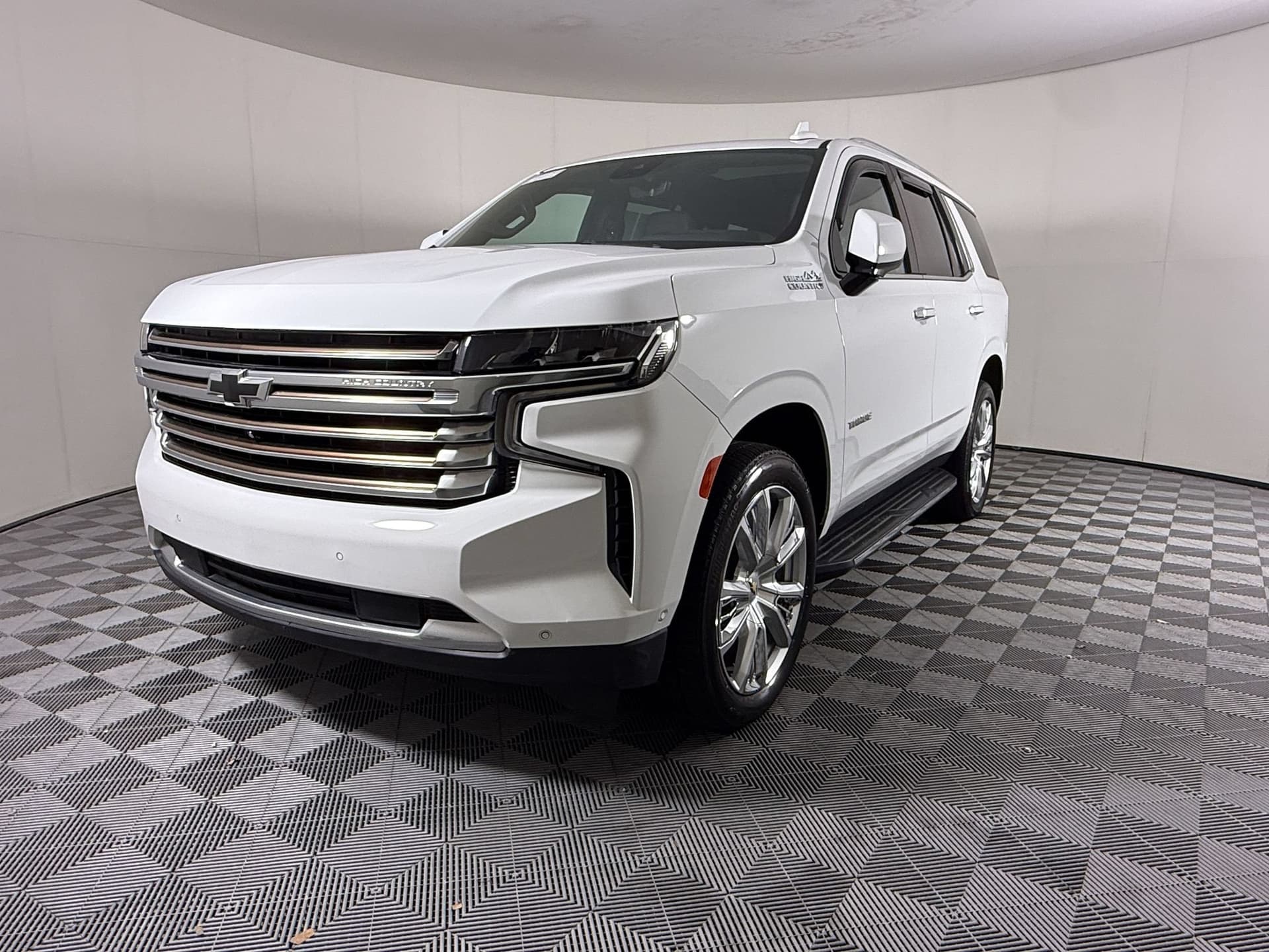 2023 Chevrolet Tahoe High Country — photo 1 of 35