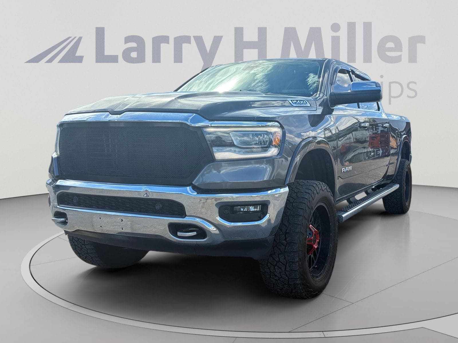 2019 RAM 1500 Laramie — photo 1 of 35