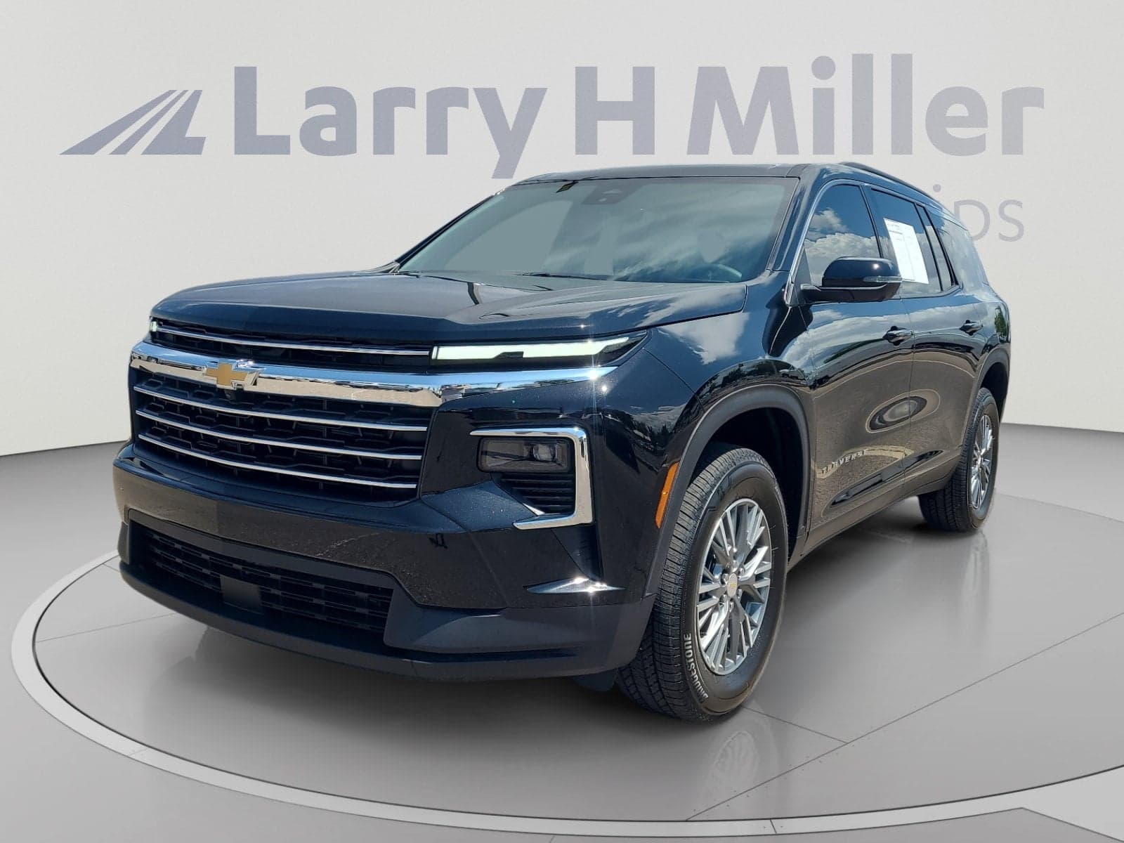 2026 Chevrolet Traverse AWD LT — photo 1 of 35