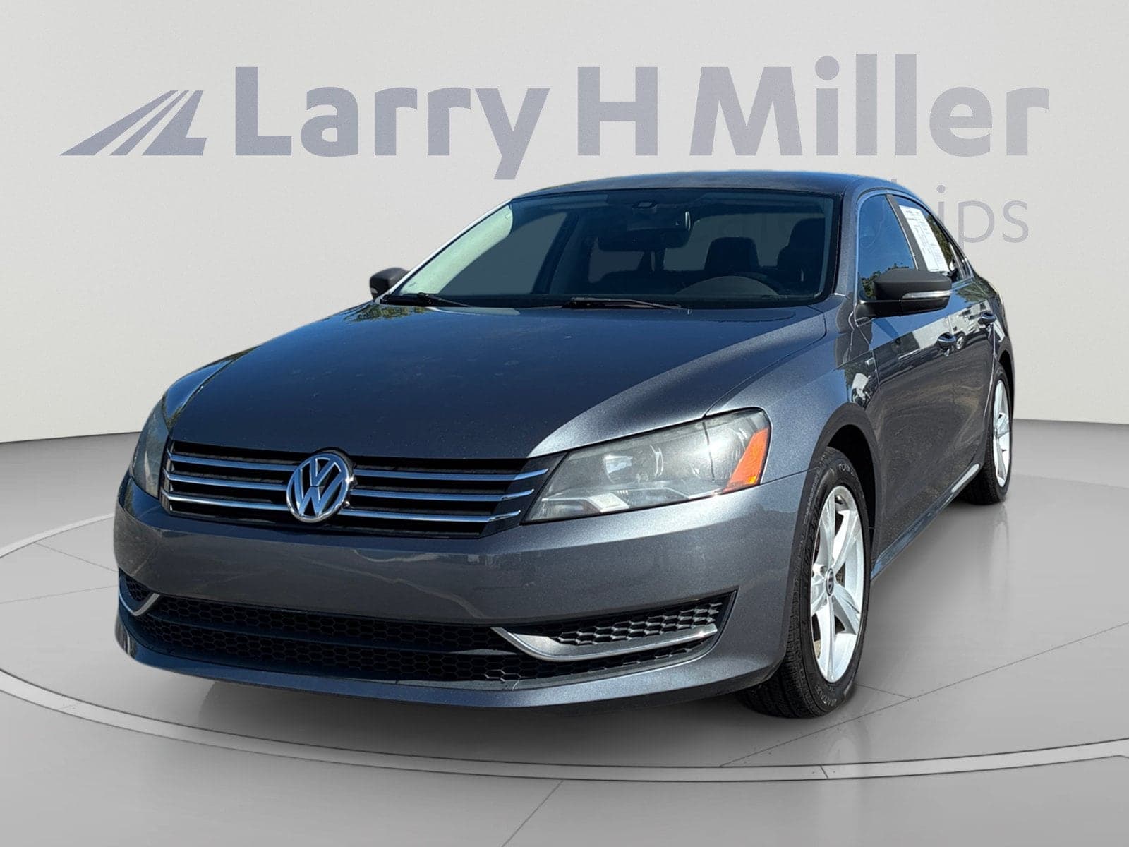 2014 Volkswagen Passat Base — photo 1 of 35