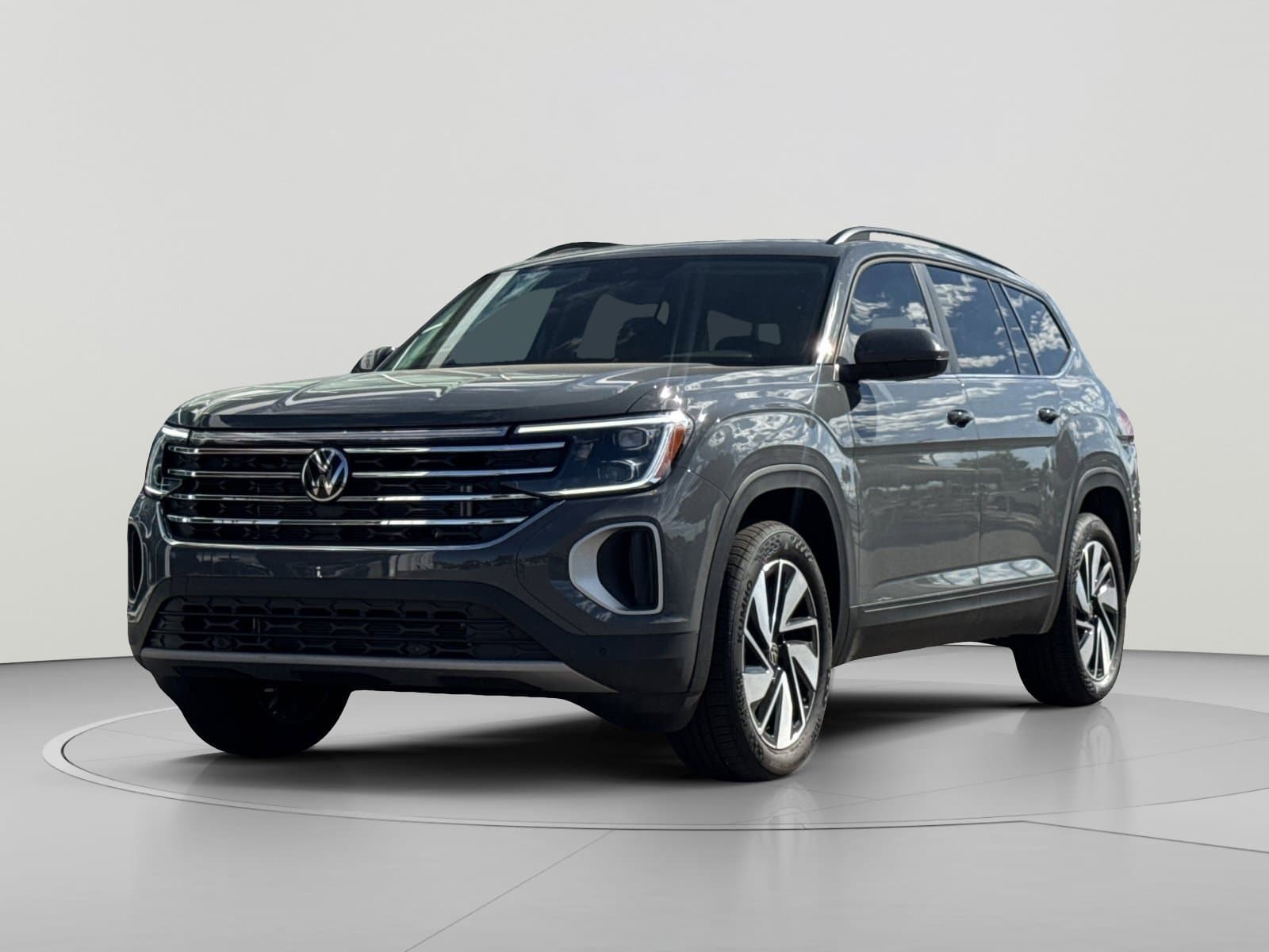 2026 Volkswagen Atlas 2.0T SE w/Technology — photo 1 of 33