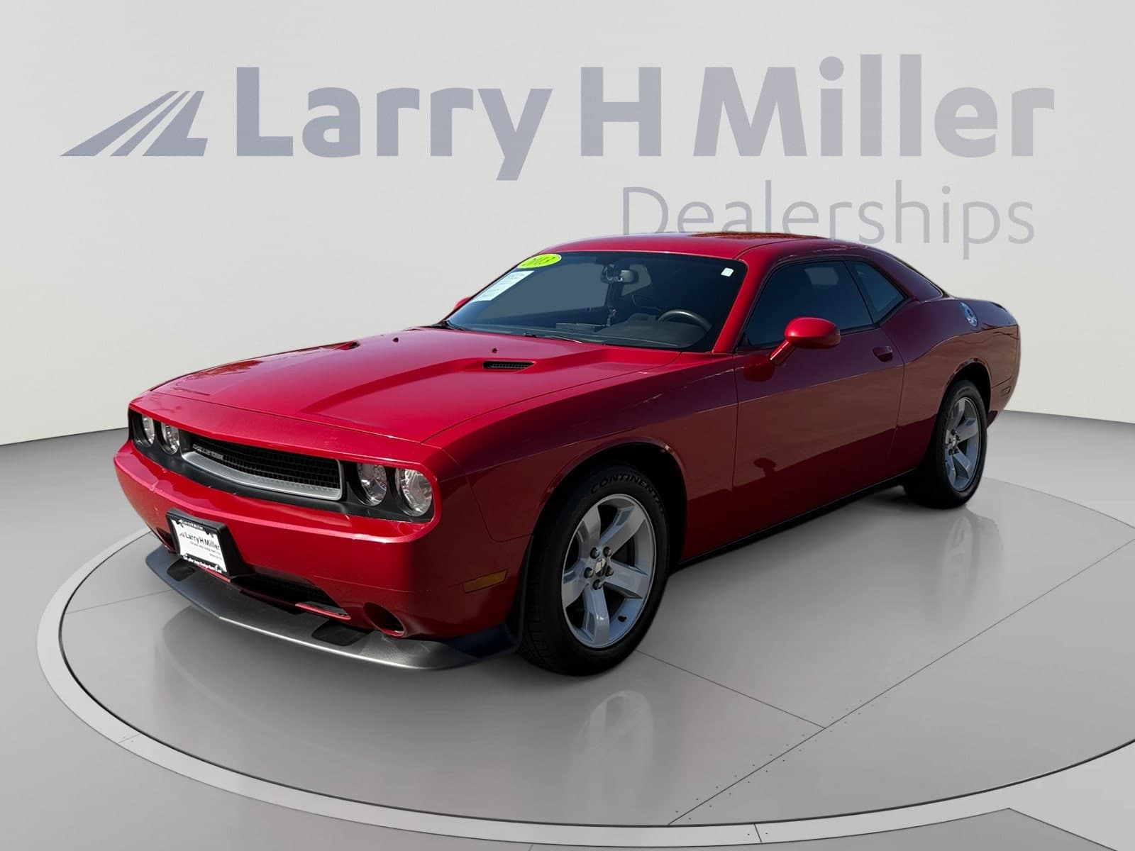 2013 Dodge Challenger SXT — photo 1 of 35