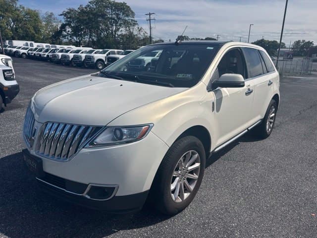 2013 Lincoln MKX Base — photo 1 of 17