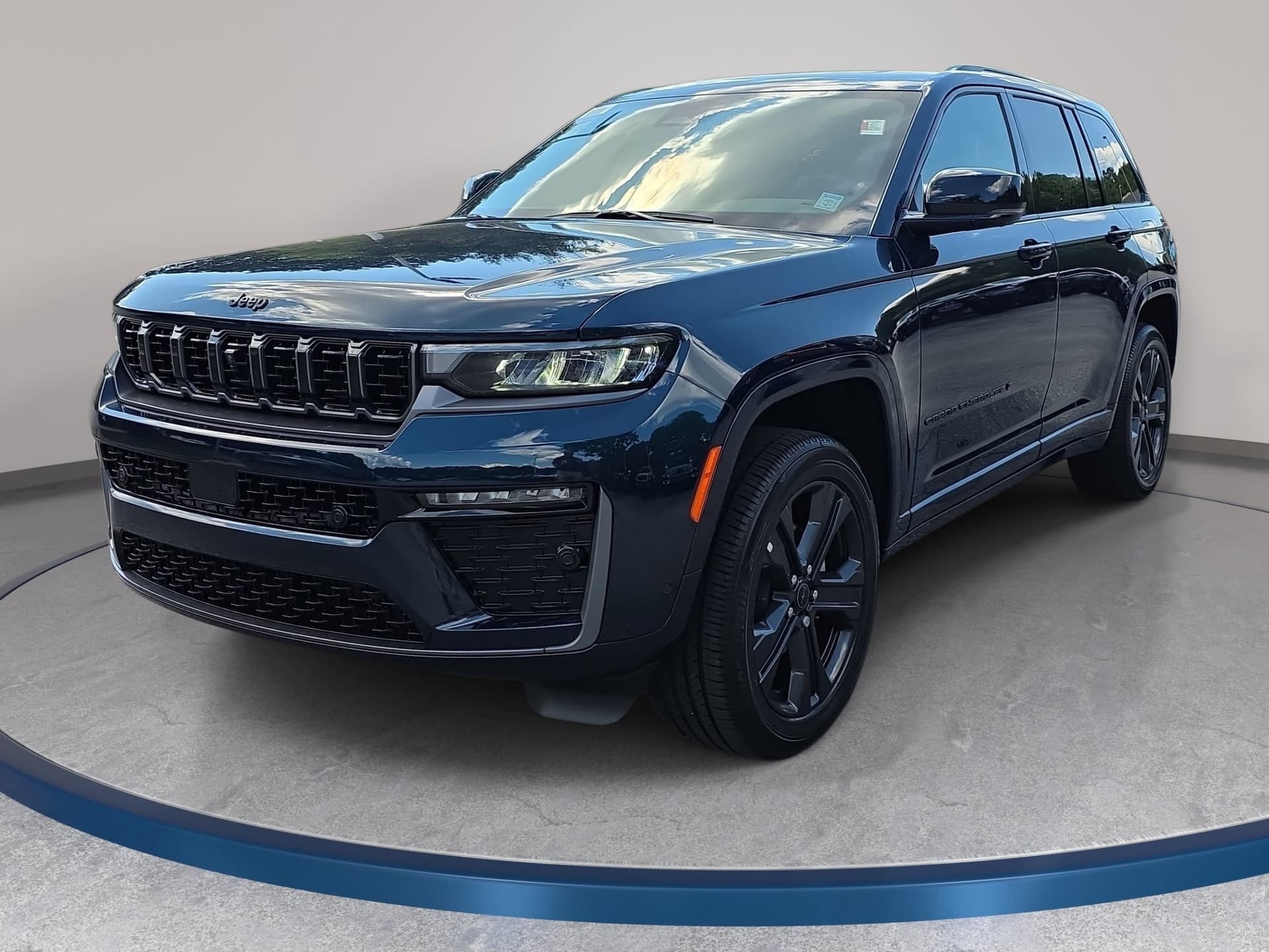 2027 Jeep Grand Cherokee Limited Reserve — photo 1 of 38