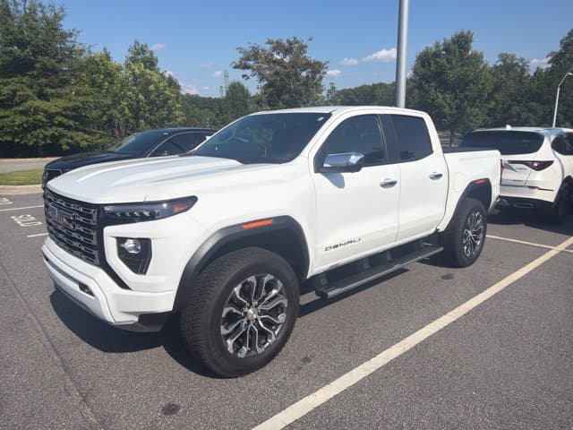 2023 GMC Canyon 4WD Denali — photo 1 of 18