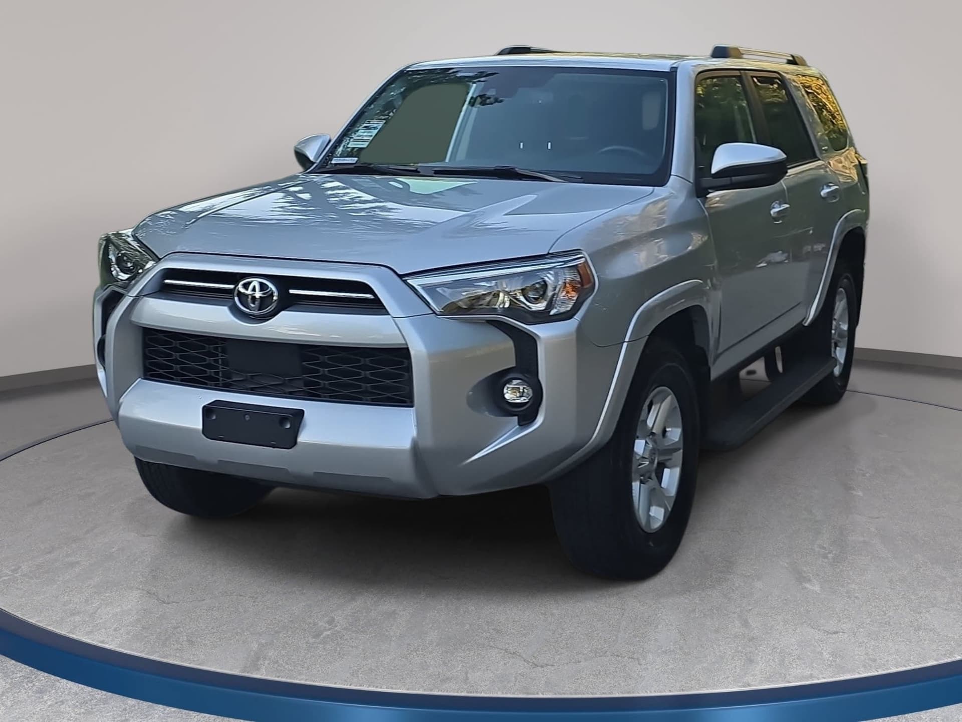 2021 Toyota 4Runner SR5 — photo 1 of 34