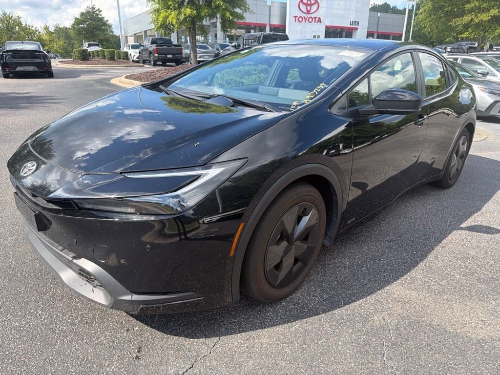 2025 Toyota Prius LE — photo 1 of 13