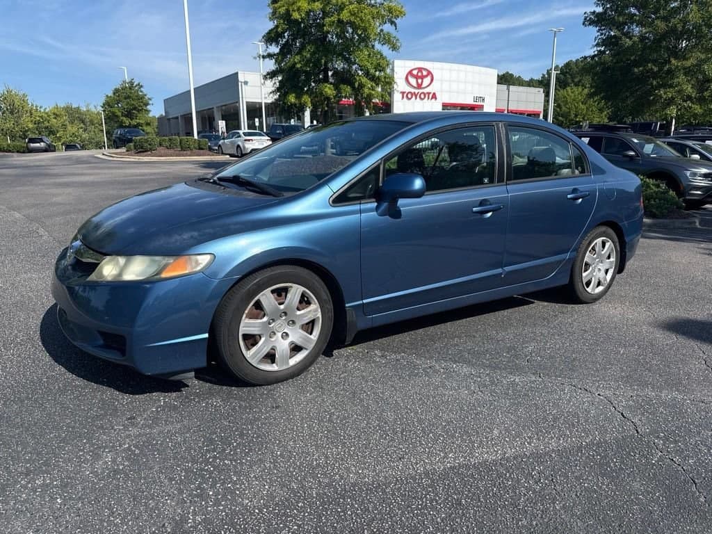 2010 Honda Civic Sdn LX — photo 1 of 13