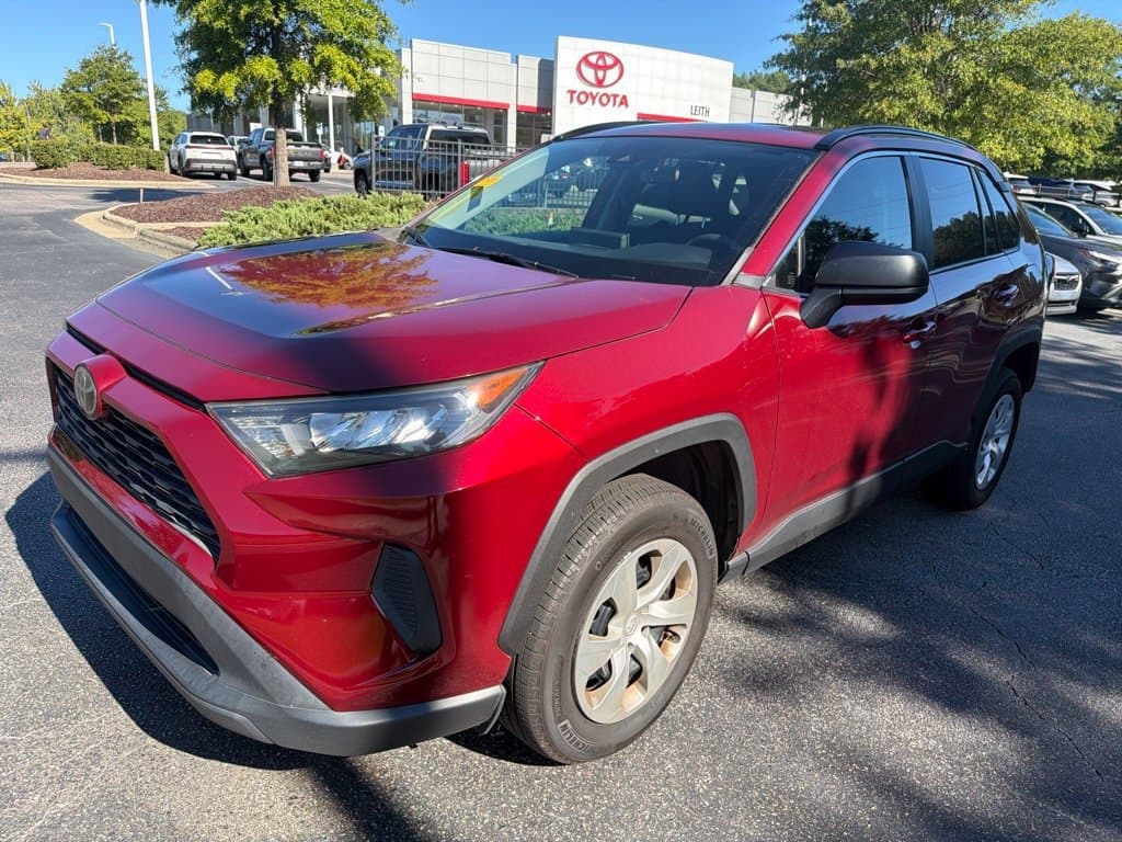 2019 Toyota RAV4 LE — photo 1 of 13