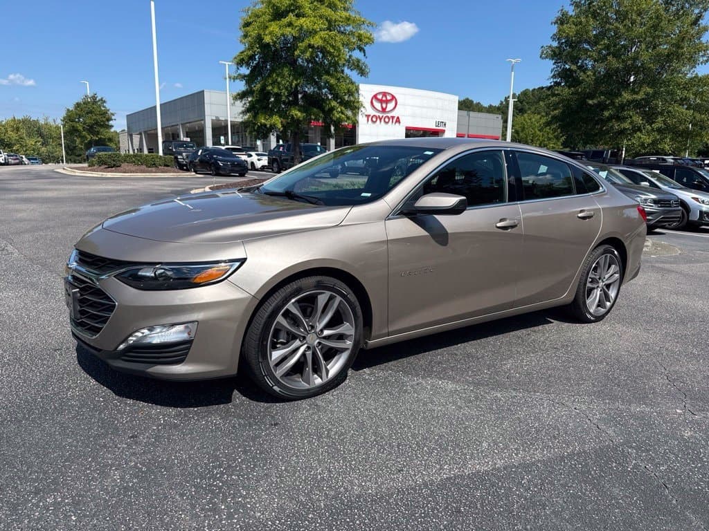 2025 Chevrolet Malibu 1LT — photo 1 of 13