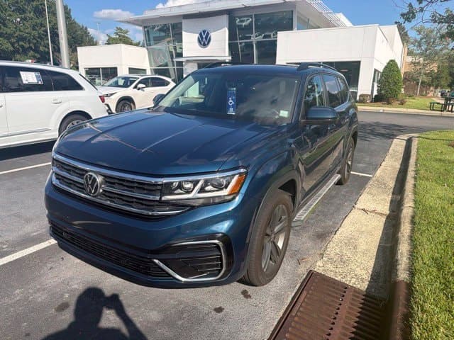 2021 Volkswagen Atlas 3.6L V6 SE w/Technology R-Line — photo 1 of 13