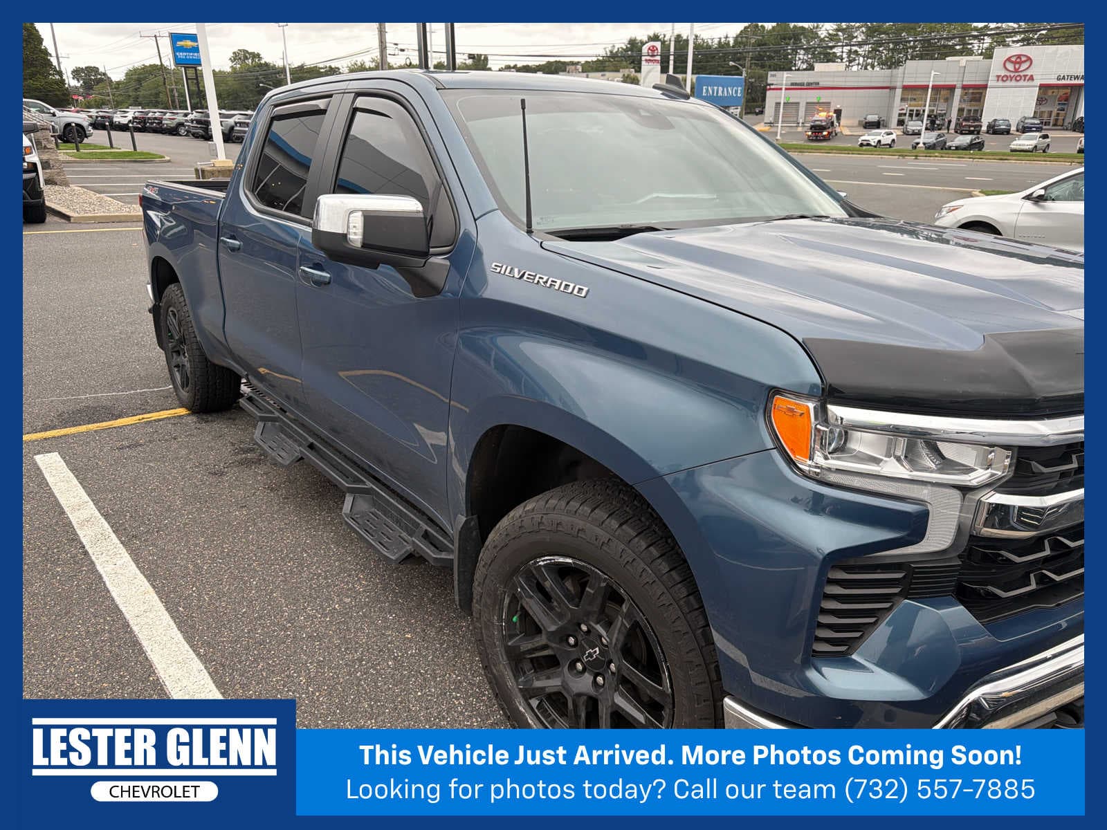 2024 Chevrolet Silverado 1500 Base — photo 1 of 11