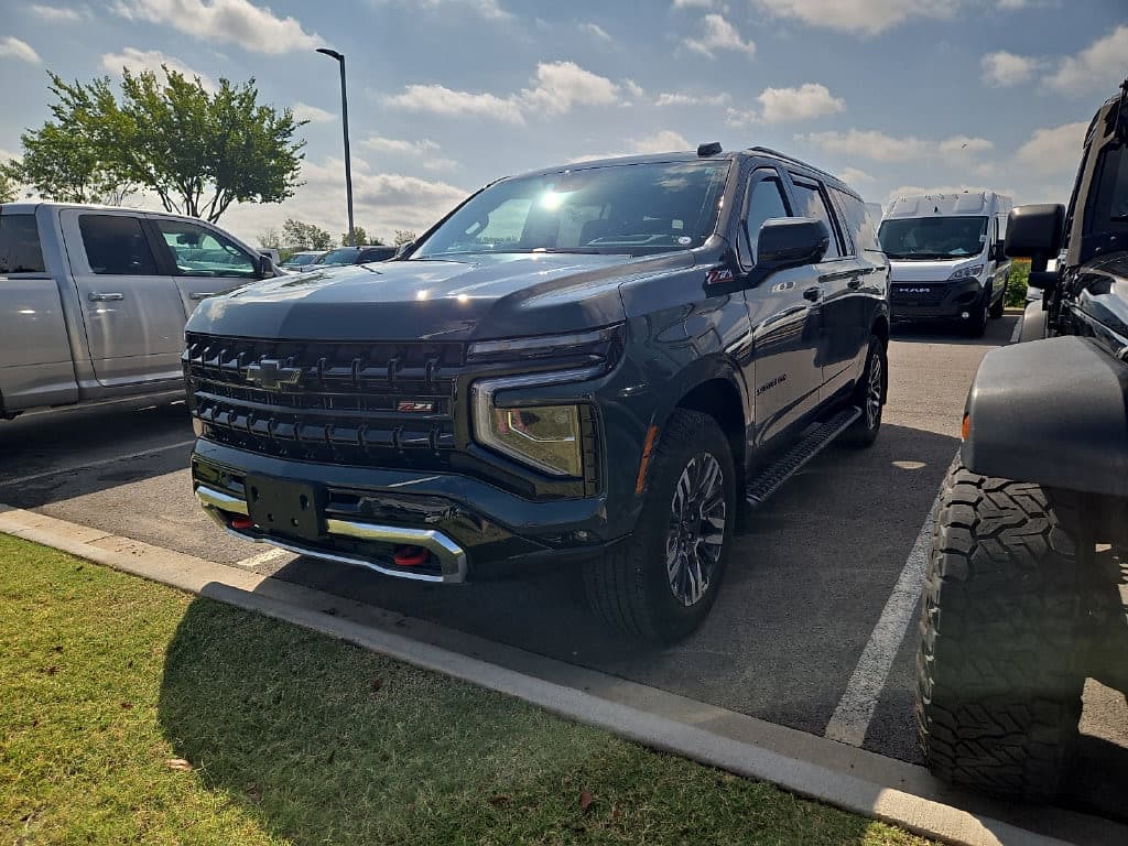 2026 Chevrolet Suburban Z71 — photo 1 of 6