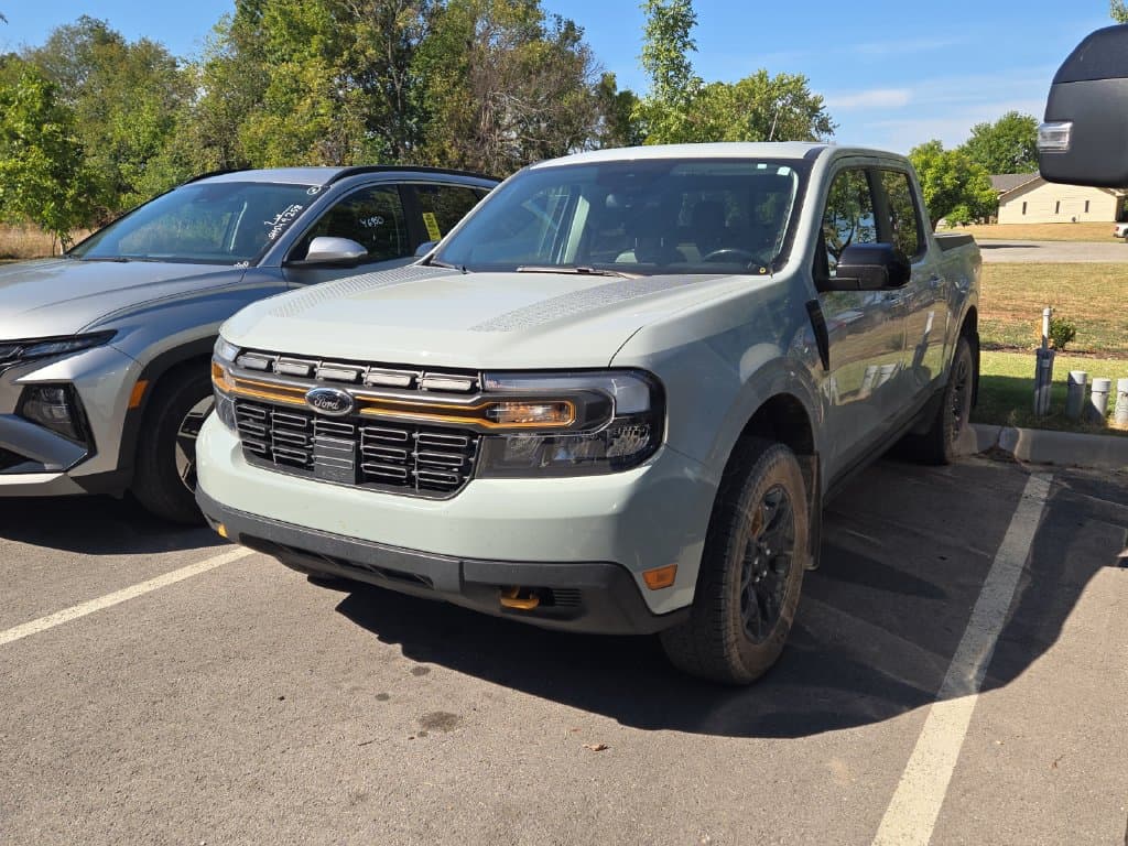 2024 Ford Maverick LARIAT — photo 1 of 6