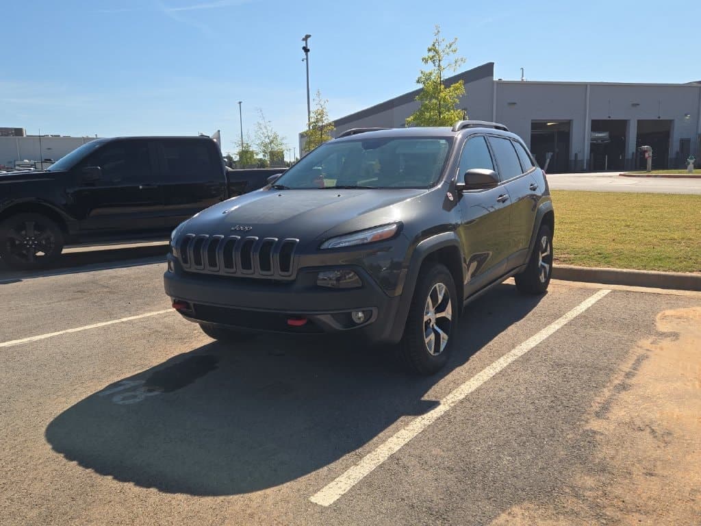 2018 Jeep Cherokee Trailhawk — photo 1 of 6