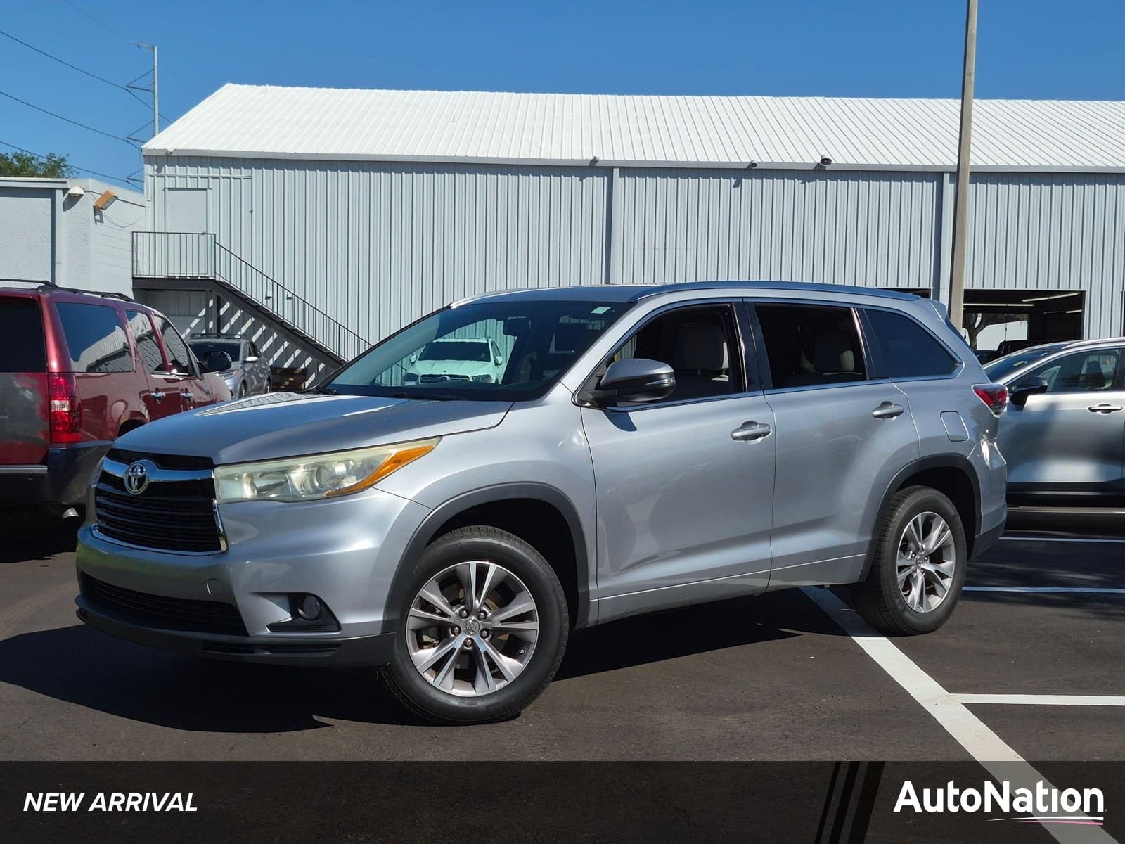 2015 Toyota Highlander Base — photo 1 of 15