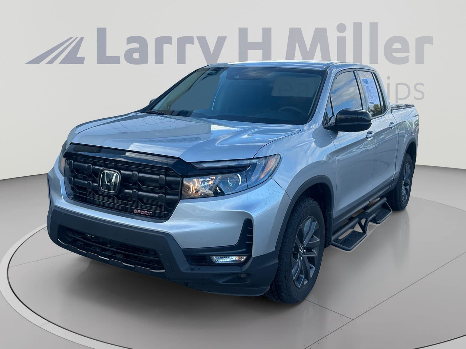 2025 Honda Ridgeline Sport — photo 1 of 36