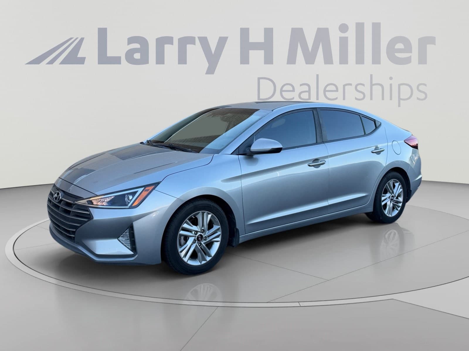 2020 Hyundai Elantra SEL — photo 1 of 31