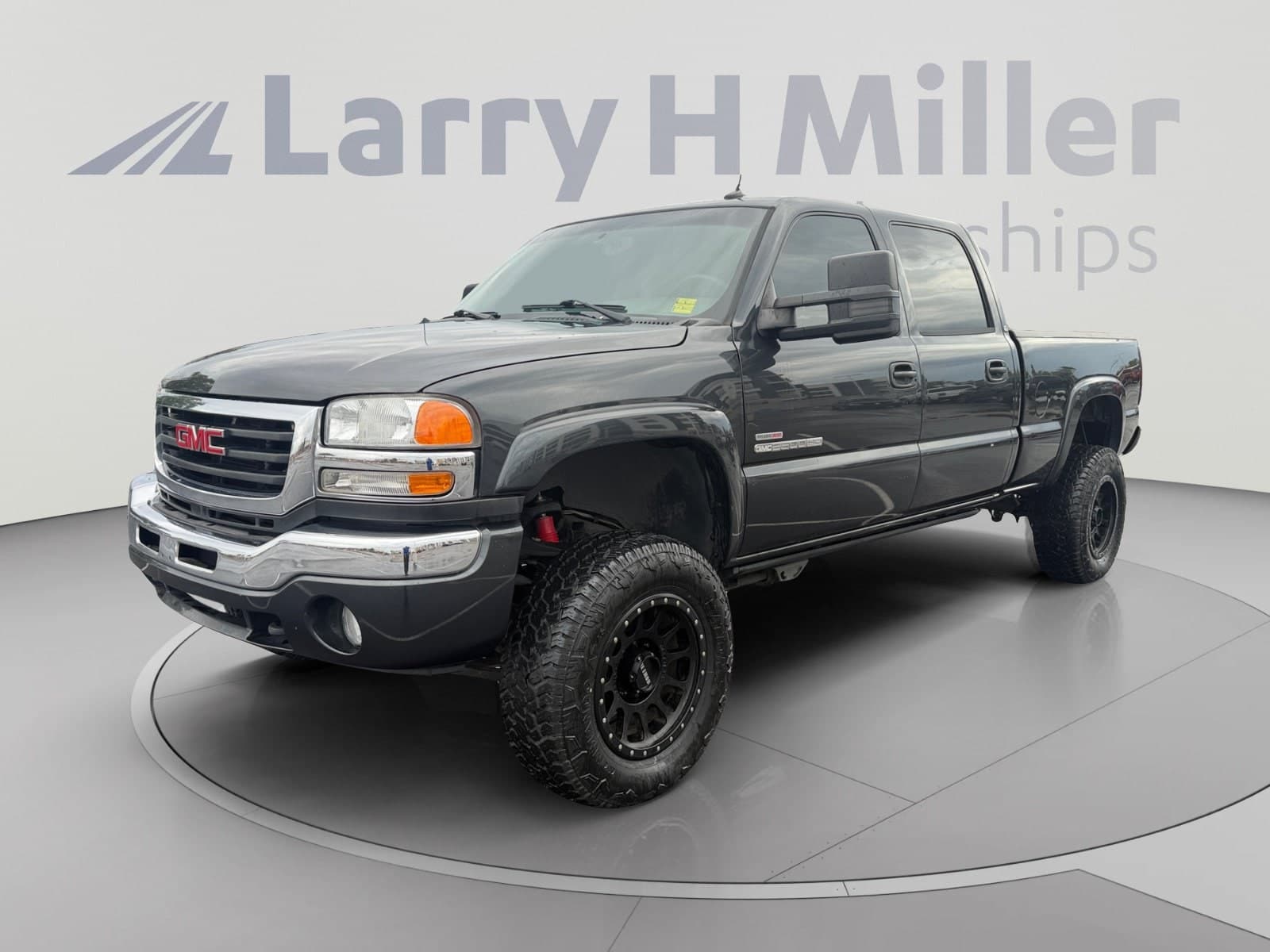 2004 GMC Sierra 2500HD Base — photo 1 of 35