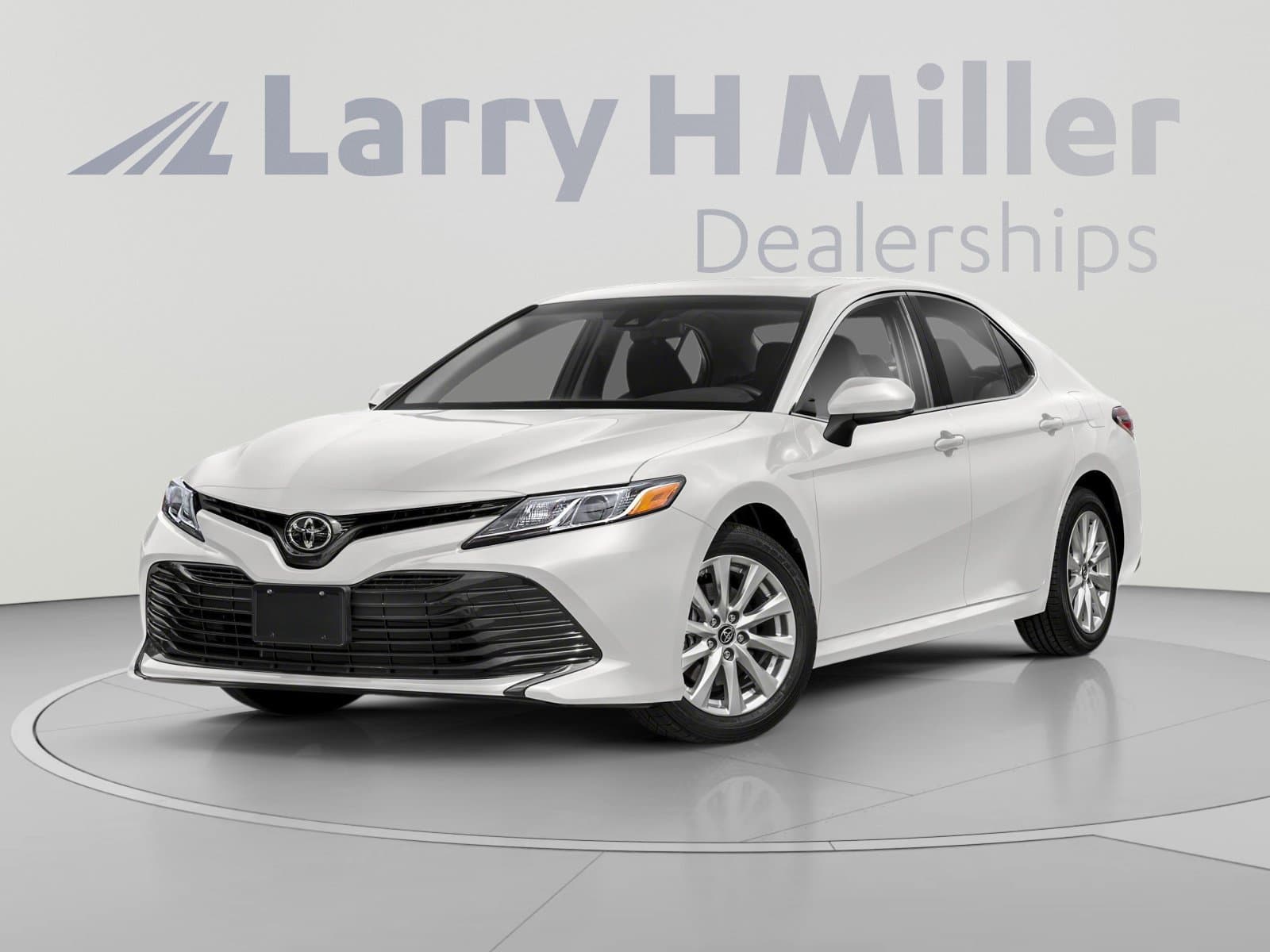 2018 Toyota Camry LE — photo 1 of 10