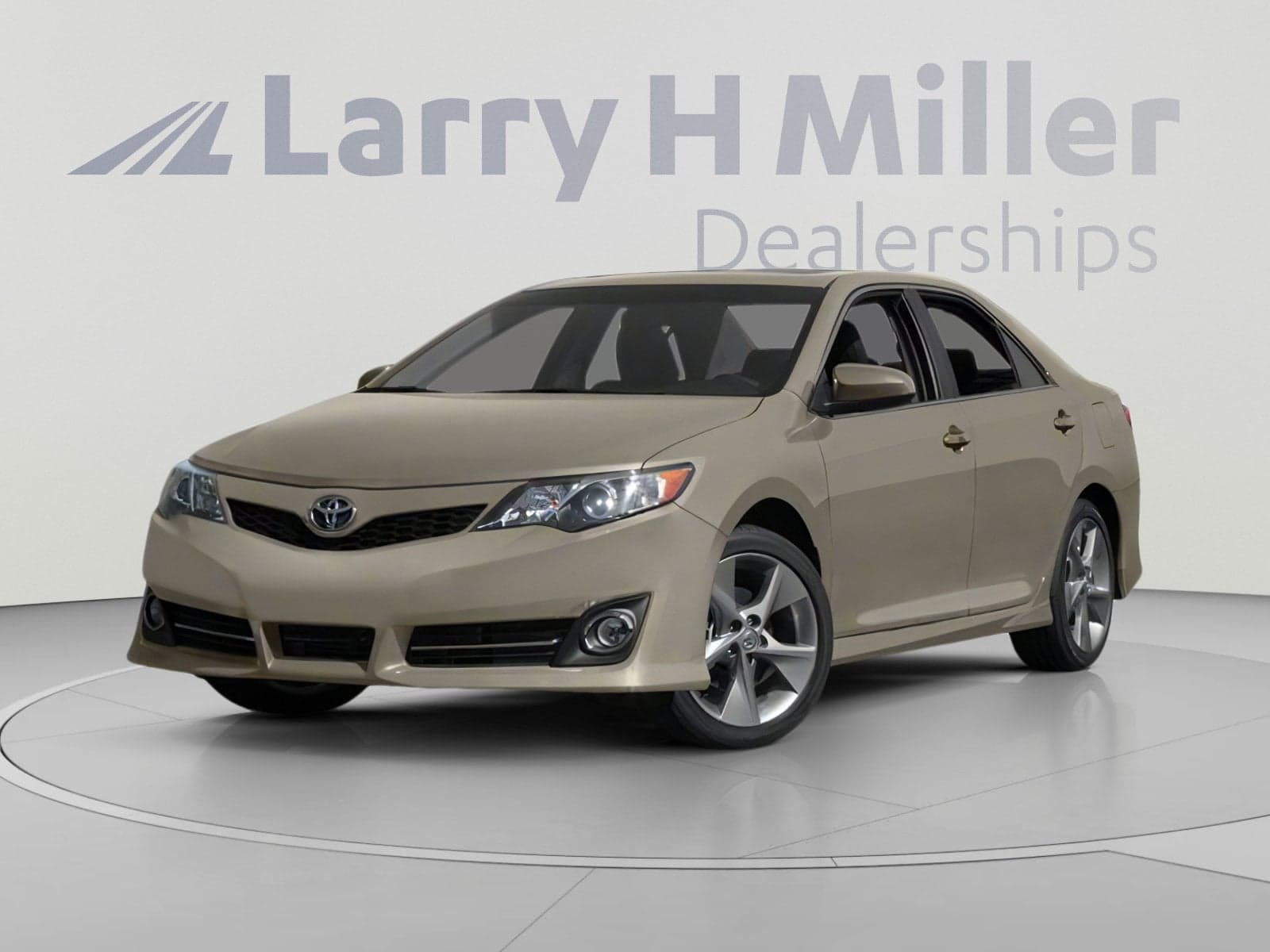 2013 Toyota Camry XLE — photo 1 of 14