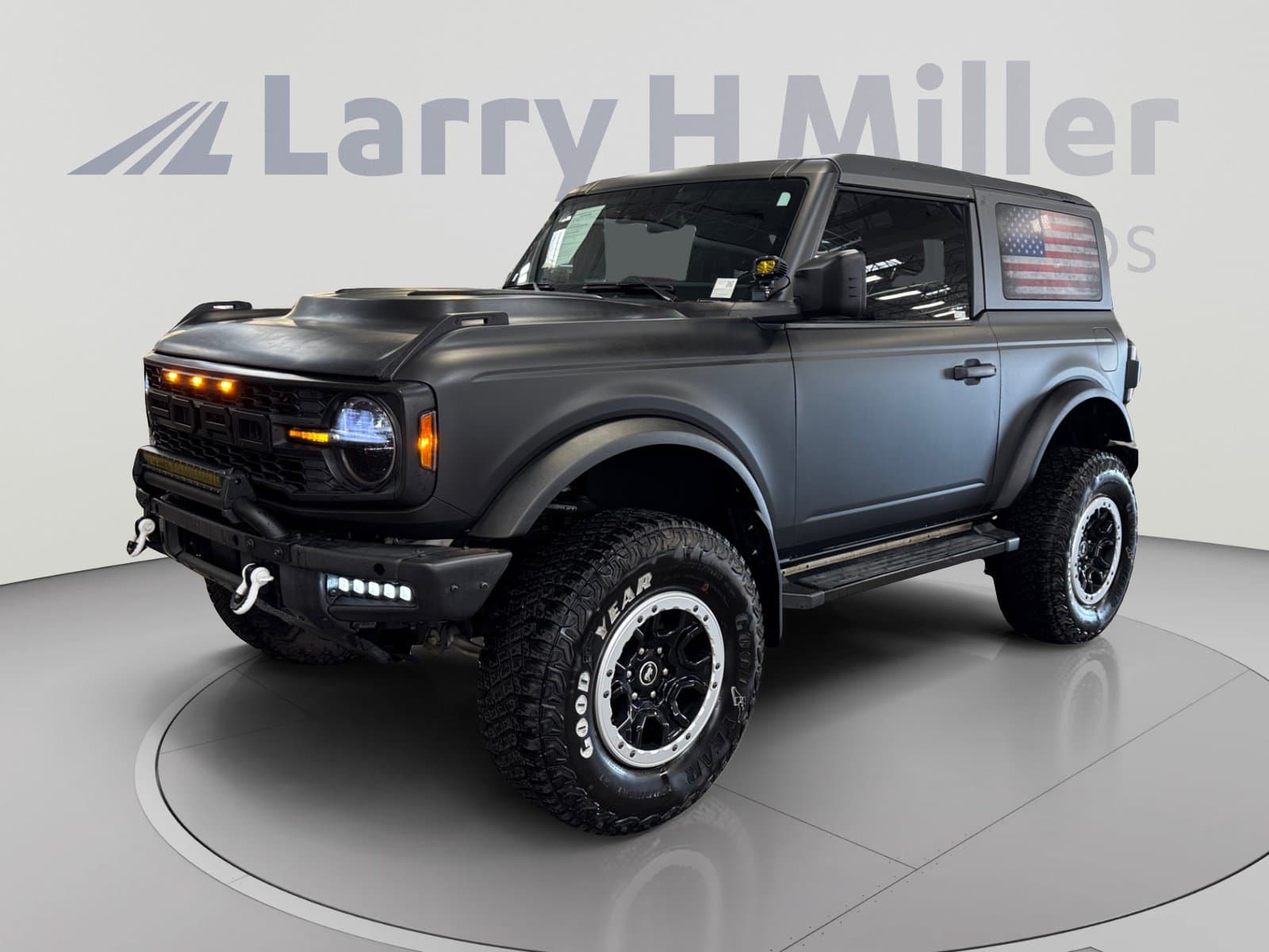 2023 Ford Bronco Base — photo 1 of 36
