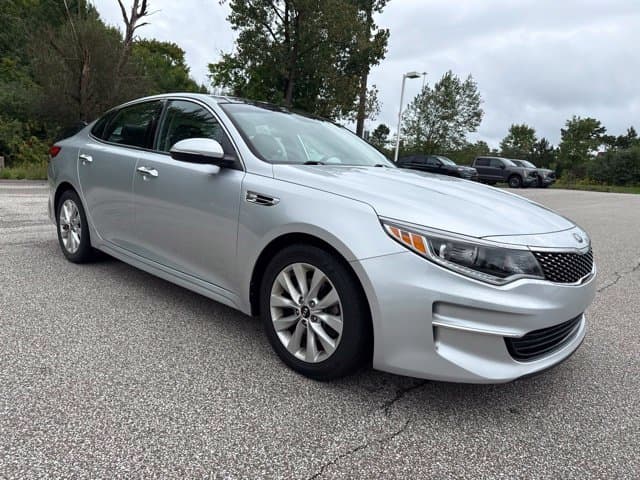 2018 Kia Optima EX — photo 1 of 11