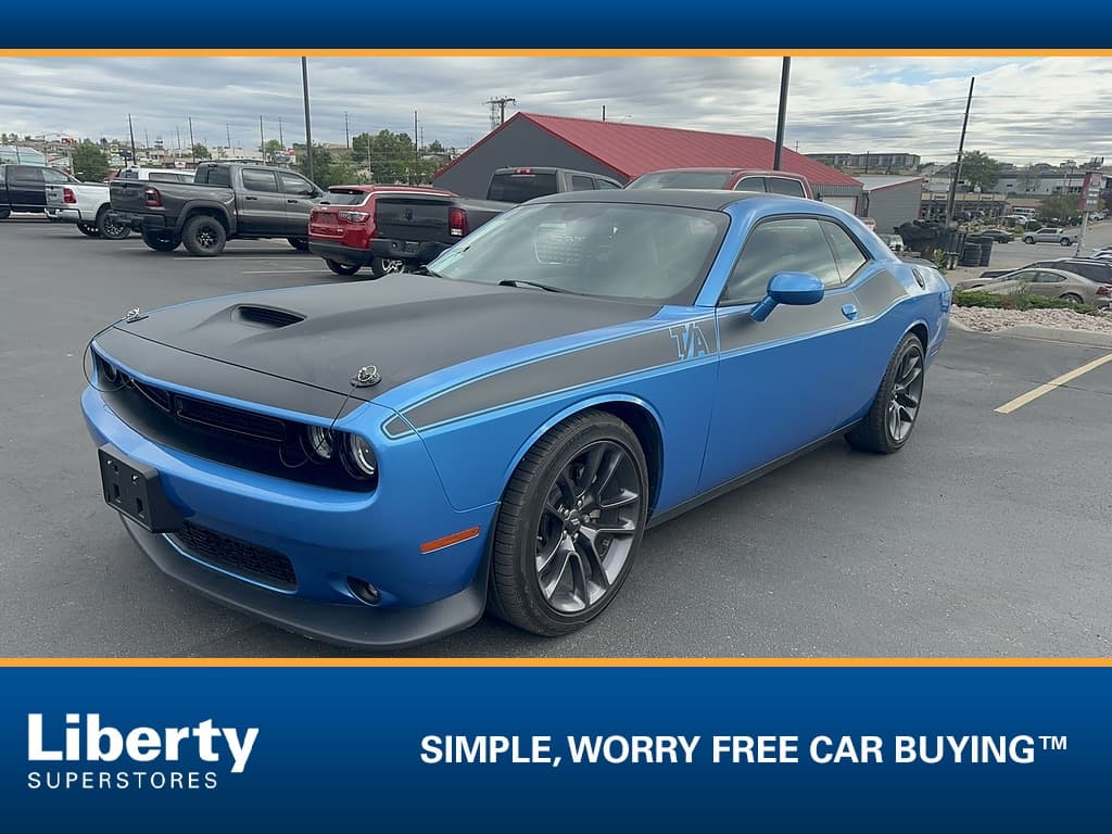 2023 Dodge Challenger R/T — photo 1 of 5