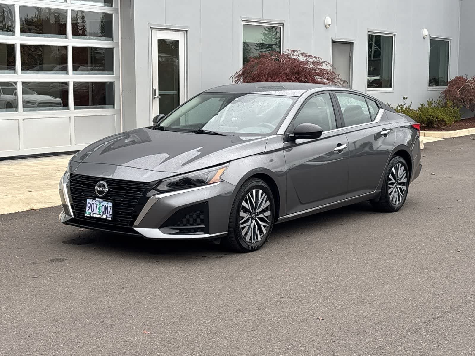 2025 Nissan Altima SV — photo 1 of 29