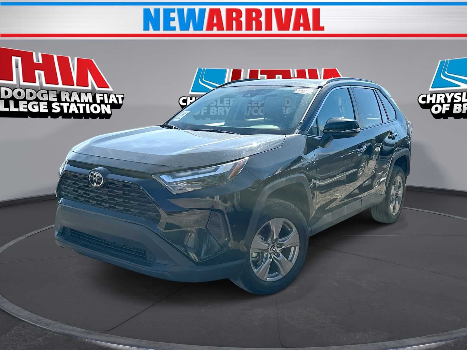 2025 Toyota RAV4 XLE — photo 1 of 5